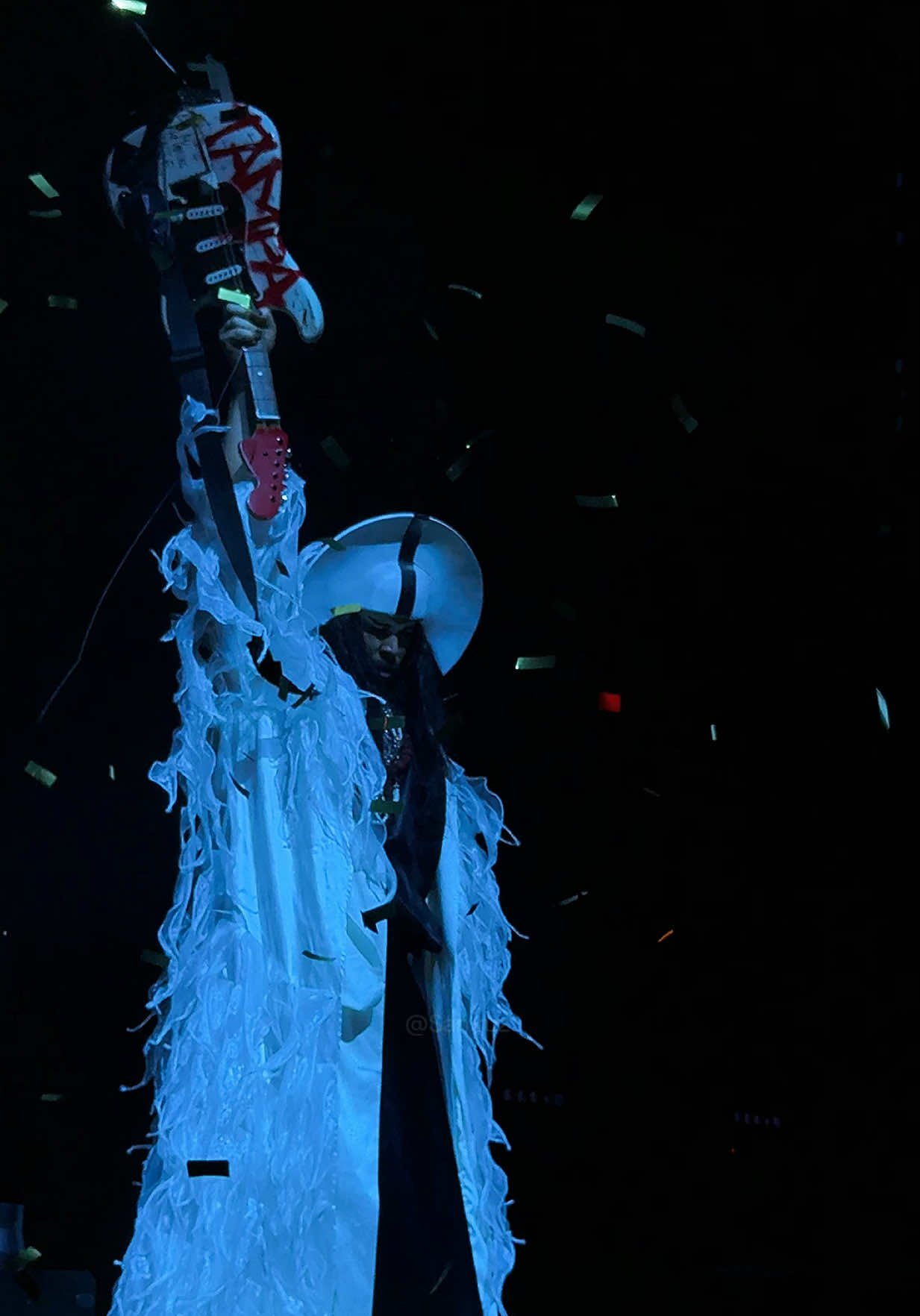 1000/10 just for the guitar smash alone 🎸 💥 #tampa #empireofthesun #eots #askthatgodtour #wearethepeople 