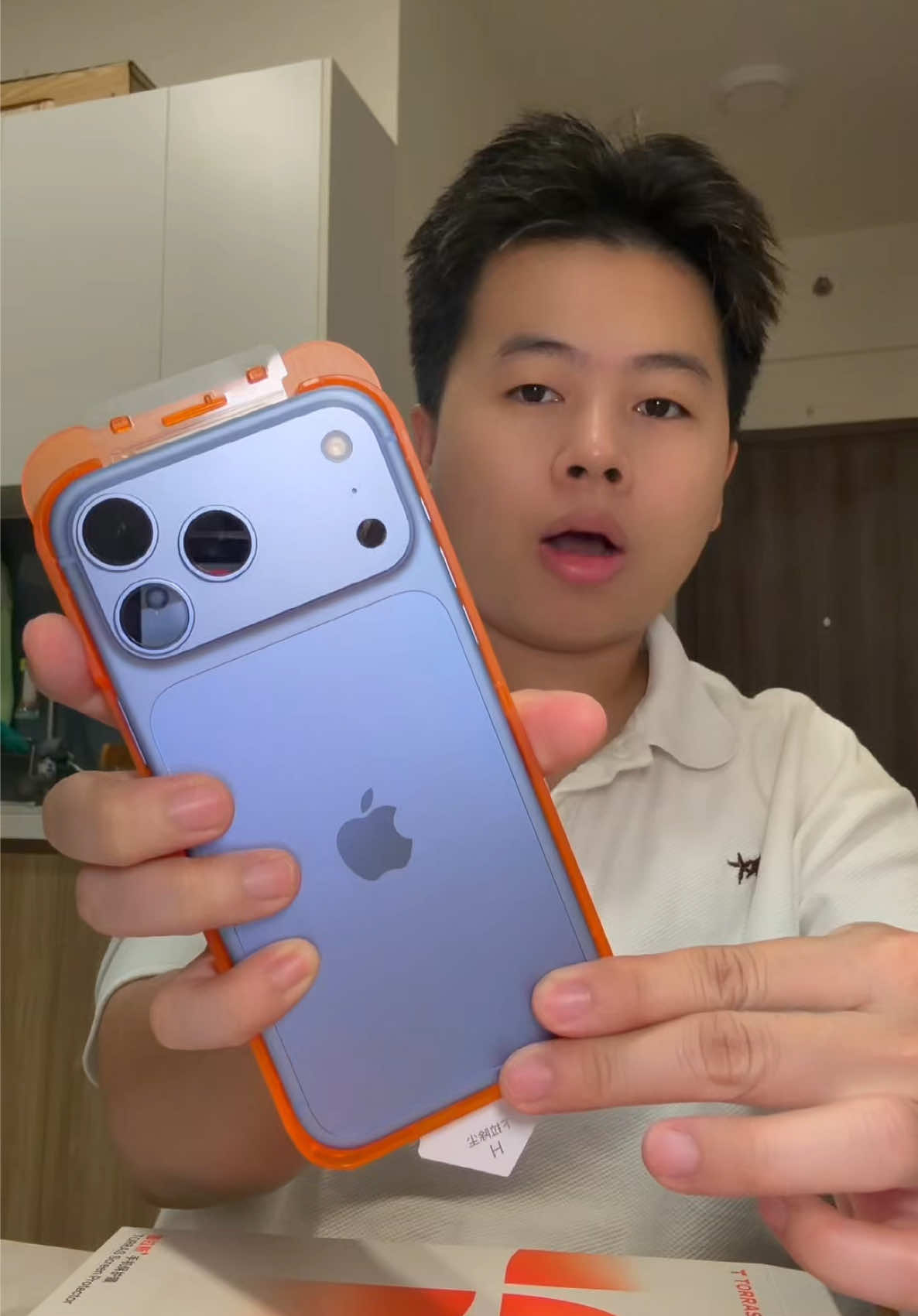 Ai cũng tự dán cường lực tại nhà được nè #spicykimstory #iphone #daily #torras 
