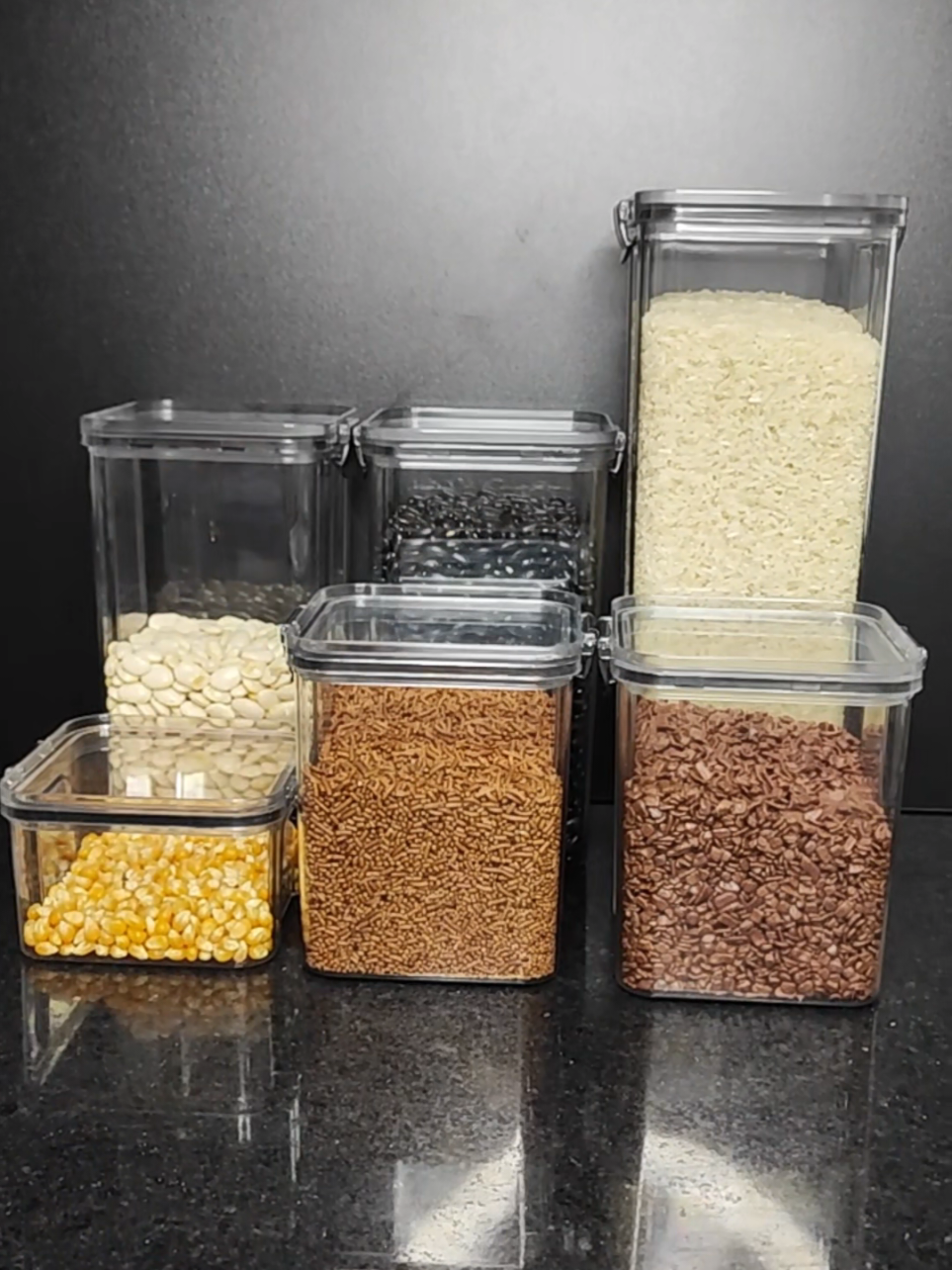 Se tem uma coisa que eu amo é ver tudo organizado 😍 Esses potes herméticos deixam a cozinha muito mais prática e ainda fica tudo lindo e organizado! Eu já garanti os meus e deixei o link aqui no vídeo pra quem quiser também 🛒👇🏻 #tiktokshop  #achadinhos  #organização  #potesherméticos 