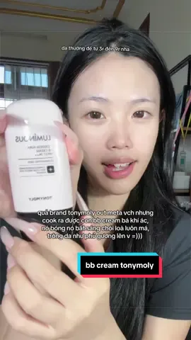 bb cream tonymoly màu khá dễ đánh nha, kiểu không trắng quá không tối quá, undertone không xám nhiều hihi, mùi hơi out meta luôn =))) #annierose697 #trangdiem #reviewlamdep #bbcream #goclamdep 