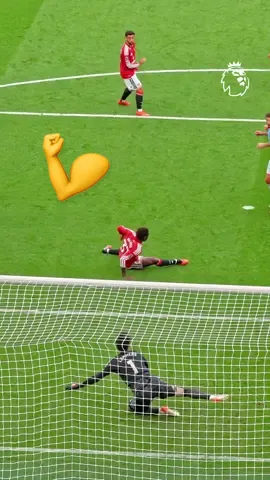 Putting everything into the Manchester derby 🔴#PremierLeague 