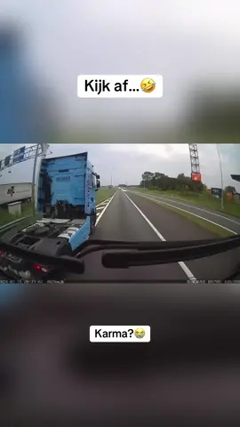 Instant karma🤣 #dumpert #dashcam #politie #viral #tijdloos @danique 