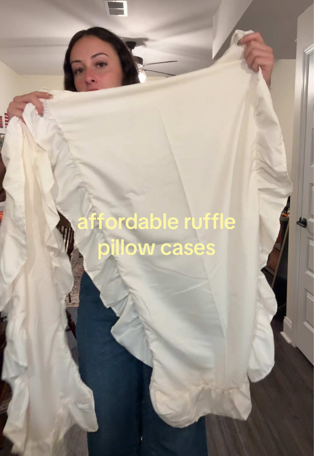 I love different textures and fabrics for my pillow cases #pillowcase #homedecor #bedding #falldecor #rufflepillow 