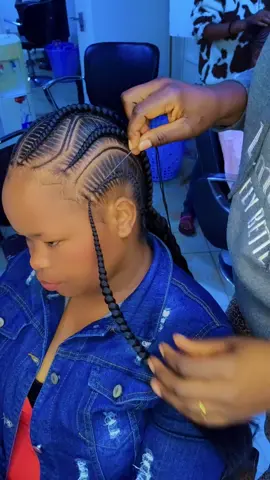 It's stichlines guys, don't hesitate booking Your appointment with us#kyreesehairlounge #welcome all#learn  stichlines with me@Hope#trendinghairstyle#fyyyp