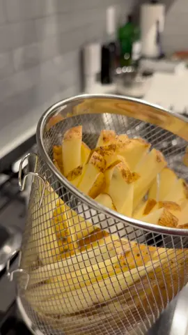 Making deep fried French fries at home #tiktokshopstockup #kitchen #cooking 