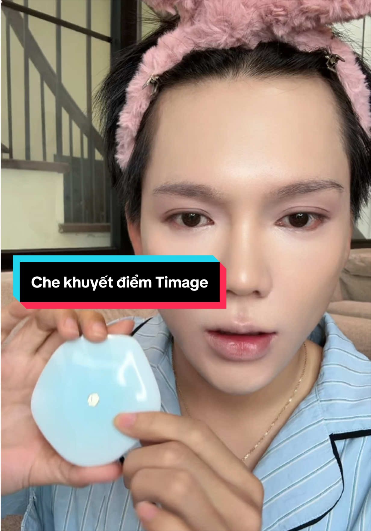 Kem che khuyết điểm Timage giúp che phủ các khuyết điểm như thâm mụn, quầng thâm và vùng da không đều màu, mang lại làn da mịn màng, đều màu và tự nhiên hơn.