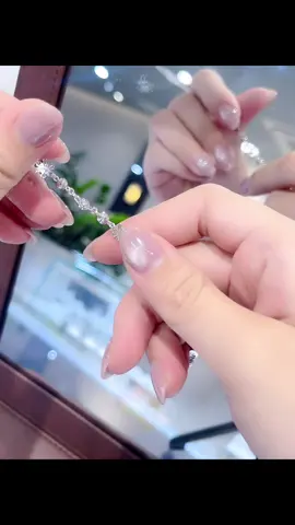 #PNJ Một chiếc lắc cho các nàng tiểu thư 🥰 #xuhuong #viral #trending #lắctay 