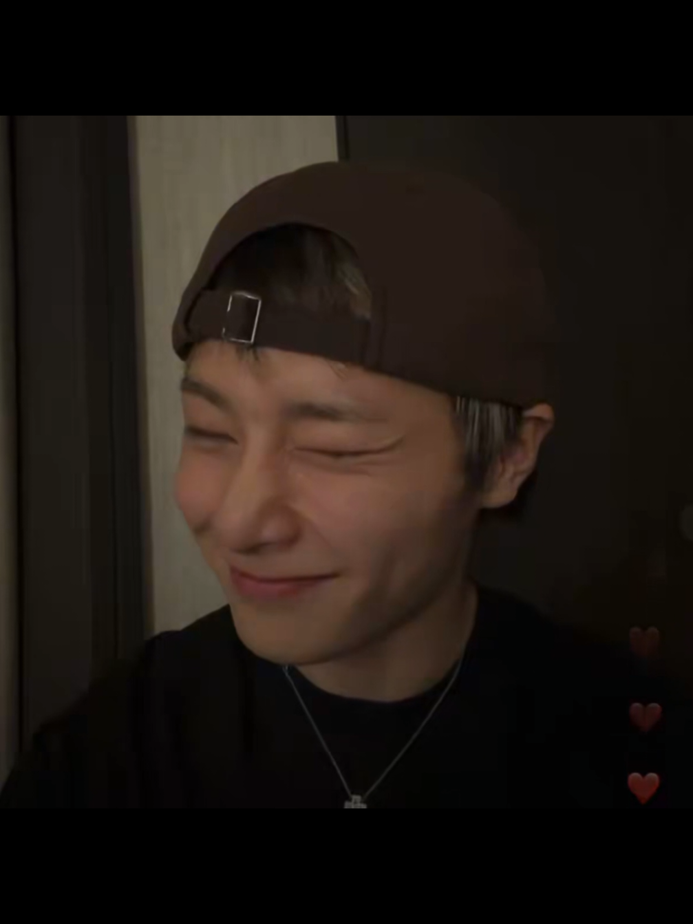 Чонин как всегда камеру роняет 😅 #IN #ayen #jeongin #live #instagram #StrayKids 