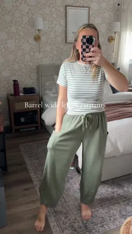 My favorite barrel style sweat pants got an upgrade!!! #widelegsweatpants #wideleg #sweatpants #comfystyle #barrelsweatpants 