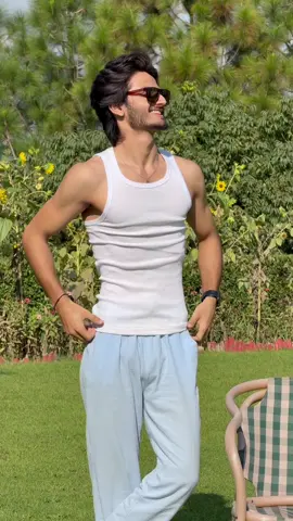 Hum jaise laparwah bhi kisi ki, Be inteha parwah karte Hn🫠❤️‍🔥 #foryou #viral #100k #millionviews #handsome 