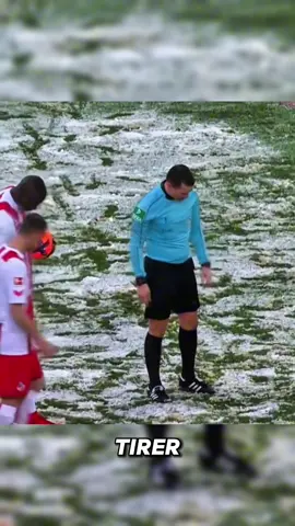 IL ARRACHE LA PELOUSE SUR UN PENALTY… ET LE GARDIEN DEVIENT LE HÉROS  …#Soccer #tiktokcampaign 