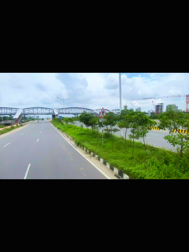 ৩০০ফিট