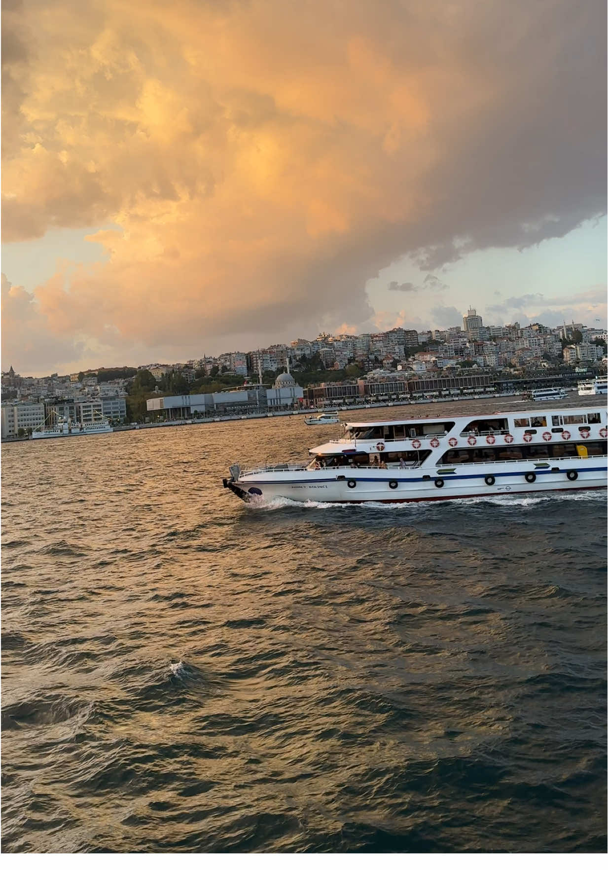 İstanbul’u denizden yaşamak… 🌊✨  #istanbul🇹🇷 #turkey #tutorial #tiktok #tutorial  