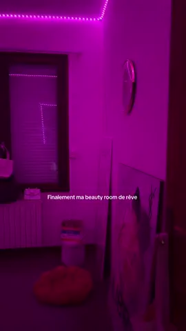 Il manques quelque détails mais j’adore déjà 💗 #beauty #beautyroom 