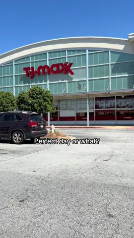 It would've been so much better if a man with an ankle monitor wasn't starting at me like he wanted to hurt me in TJ Maxx #tjmaxx #burlington #ross #chipotle #perfectday 