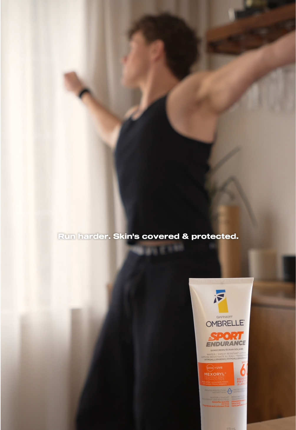The ultimate pre-workout routine: gear ready, playlist set, and Ombrelle Sport to keep your skin covered. ☀️💛✨   Credit: @Félix  —— La parfaite routine pré-entraînement: équipement prêt, playlist sélectionnée et la Ombrelle Sport pour protéger votre peau. ☀️💛✨ #Sunscreen #SPF #NoWhiteCast #SunProtection #UVProtection