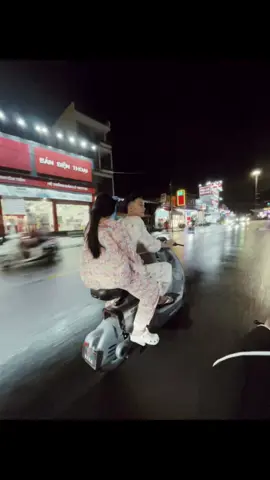 “nếu hạnh phúc thì khó khăn đến mấy anh cũng cố gắng,đâu em có nói bao nhiêu lời dù cho em có nói em tệ,không hoàn hảo nhưng anh sẵn sàng bao dung thiếu sót đó tình yêu phải trải qua nhiều giai đoạn mới hạnh phúc được cucdang,nhưng với anh từ ngày đầu em xuất hiện là hạnh phúc với anh rồi,bài học từ quá khứ khiến anh trân trọng những gì anh đã có và nghiêm túc trong lần này,em đừng có suynghi tiêu cực nha.!”@Mỹ Tú #xuhuong 