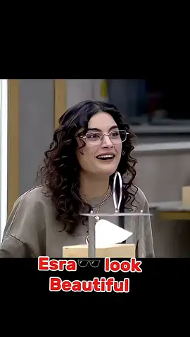 Esra Ayesha look beautiful ❤️♥️💖❣️