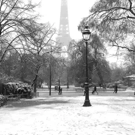 ما بعد برد الشتاء - #paris #eiffeltower #winter 