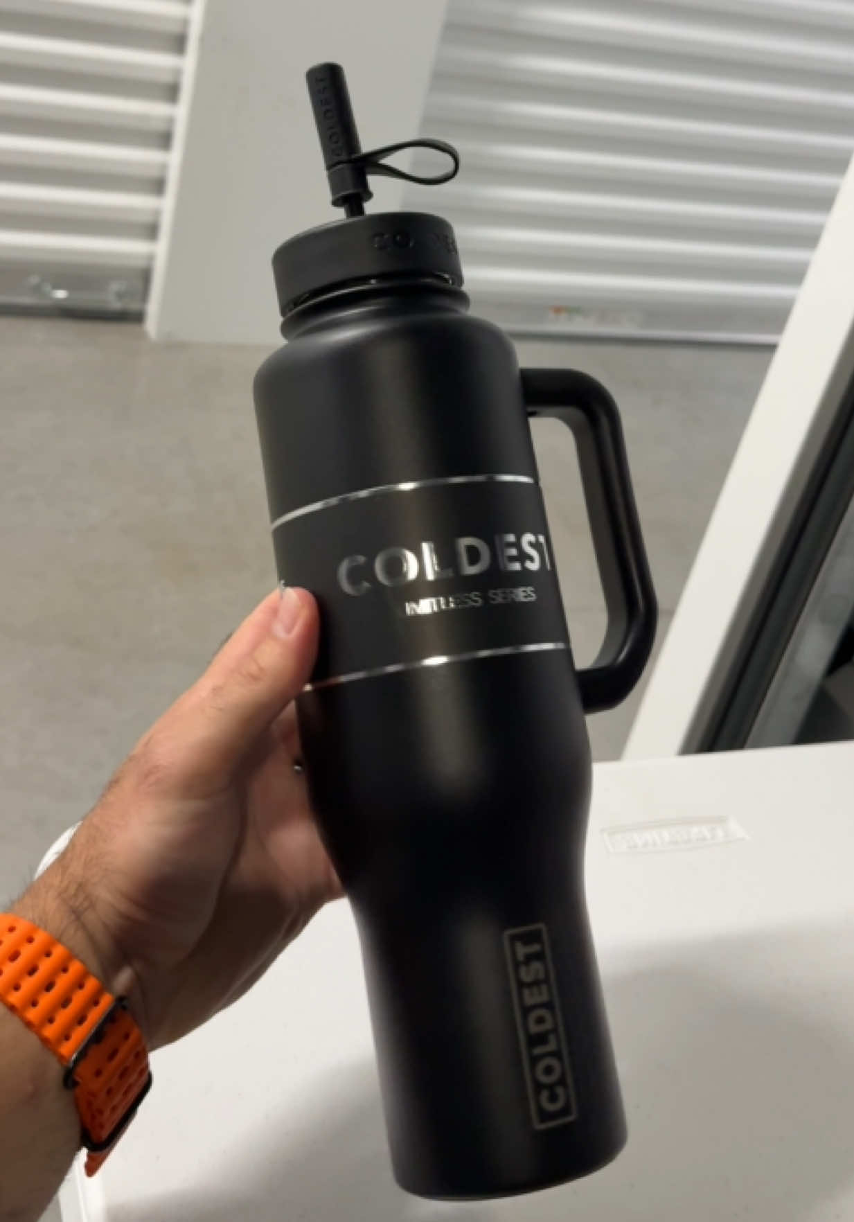 Keeps ice for so long it’s crazy 