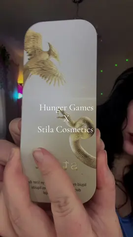 @Stila Cosmetics x hunger games eye duo! ✨ 🦅 🐍 this set is PERFECT for fall makeup/date night looks! So easy to use too! #stilacosmetics #eyeshadowtutorial #Eyeliner #stilaxhungergames #hungergames 