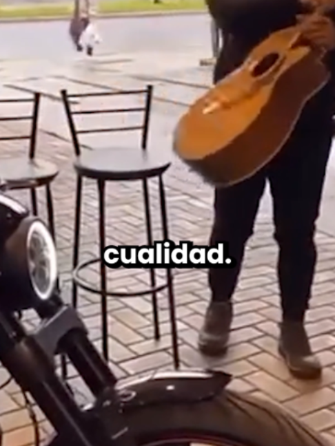La habilidad secreta de una moto #kick #streamer #clips