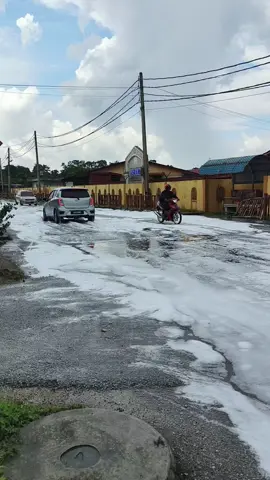 hujan sabun..