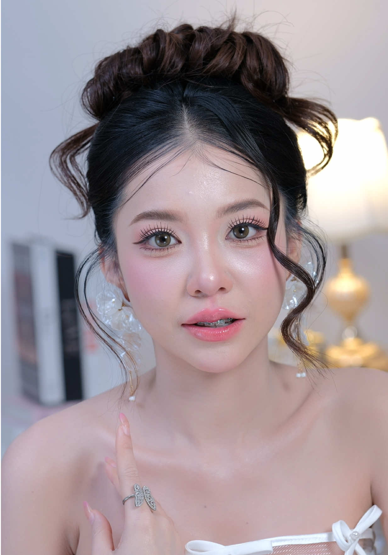 #upsidedown #แต่งหน้าเจ้าสาว #แต่งหน้างานแต่ง #แต่งหน้าเพชรบุรี #แต่งหน้าออกงาน