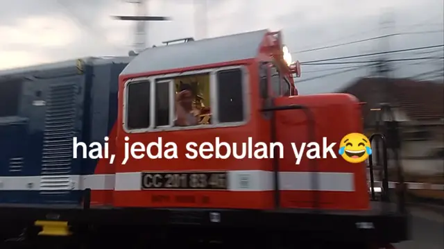 Berawal dari kegabutan, muncul ide briliant😁. . . . #keretaapiindonesia #papercraft #kai121 #handmade #fyp 