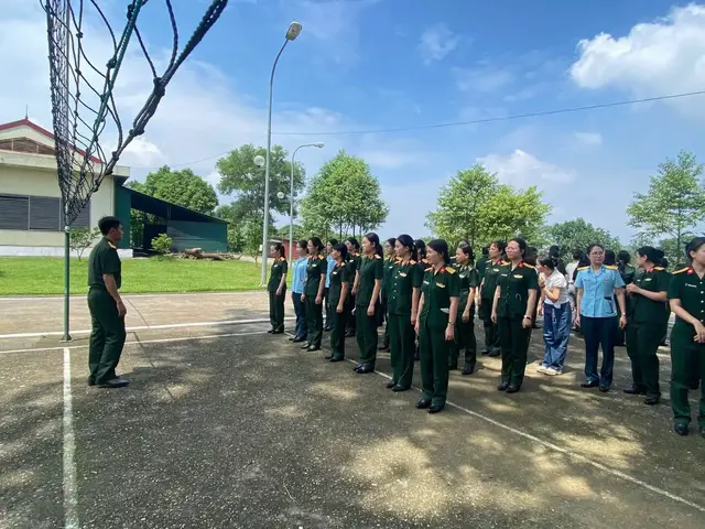 Ngày 19/9/2026 Tiểu đoàn BB6, Trung đoàn BB692 tổ chức tiếp nhận các đồng chí QNCN tham gia huấn luyện Quân nhân chuyên nghiệp tuyển dụng năm 2026. Năm nay Tiểu đoàn BB6 được giao huấn luyện Quân nhân chuyên nghiệp đến từ các cơ quan, đơn vị trong toàn quân. Trong thời gian 3 tháng các đồng chí học viên sẽ được trang bị những kiến thức cơ bản và toàn diện về các mặt giáo dục chính trị, huấn luyện quân sự, công tác hậu cần - kỹ thuật. Để làm tốt công tác tiếp nhận, huấn luyện đạt kết quả cao, Tiểu đoàn BB6 đã chủ động làm tốt công tác chuẩn bị doanh trại, nơi ăn ở, mô hình học cụ, quyết tâm đạt kết quả cao ngay từ ngày đầu, tuần đầu. Khuôn viên đơn vị ngập tràn sắc hoa, nhà ở, nhà ăn, hệ thống pa-nô, bồn hoa, cây cảnh đều được chỉnh trang chính quy, xanh, sạch, đẹp. Tiểu đoàn đã kịp thời nắm bắt tâm tư tình cảm của những Quân nhân chuyên nghiệp nữ. Tin tưởng rằng với tinh thần đoàn kết, ý chí quyết tâm cao cán bộ, QNCN tuyển dụng Tiểu đoàn BB6 sẽ hoàn thành tốt nhiệm vụ huấn luyện trong thời gian tới./. #chubodoi #bodoicuho #qpndvn 