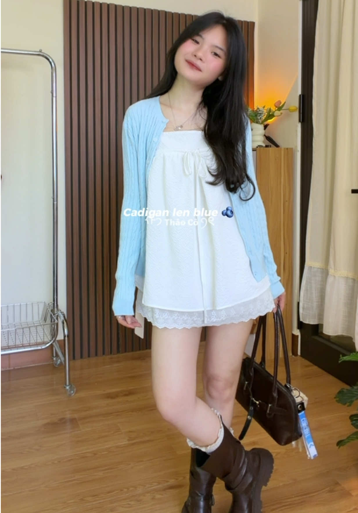 Cadigan len 🫐 chất len mềm lắm, ko dặm xíu nào luôn, đầm tay chứ không mỏng đâu nha  1000999000999999 điểm #thaoco #OOTD #myoutfit #autumn #aolen 