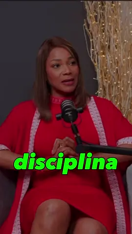 “TEMOS UM DÉFICIT GRANDE DE JOVENS COM FOCO” afirma Beatriz Franck  A empresária aponta déficit de foco, atenção e disciplina entre os jovens angolanos, considerando três qualidades fundamentais para quem pretende alcançar o sucesso. #beatrizfranck #selectotalks #podcast #foco