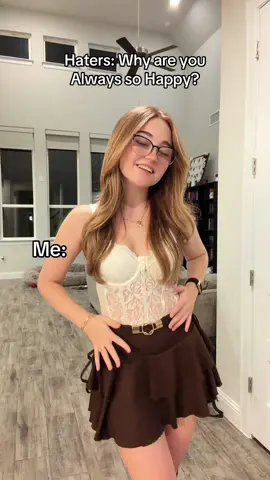 How do you get out of the bed in the morning? I'll show you! With a little bit of confidence and a lot of Positive thinking! Dressing up in a skirt and Heels just makes it easier  #girls #hate #dance #funny 