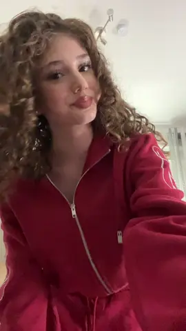 not my problem #AelfricEden #baggyset #greekgirl #tiktokgirl #jesuslovesyou @aelfriceden_official 