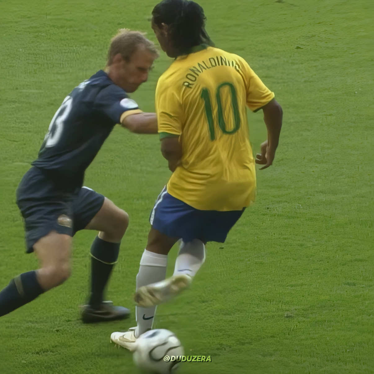 Ronaldinho Magic at Brazil ✨ #ronaldinho #esporte #usa #footballtiktok 