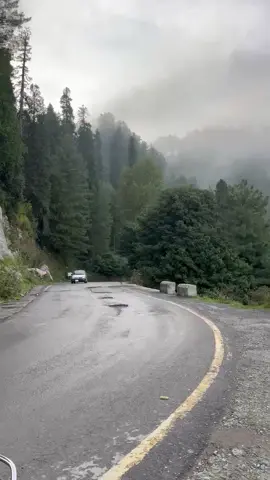 قدرت کے حسین نظارے، پہاڑوں کی خاموش زبان۔ 🌿 . . . . . . . . #khanspur #ayubia #foryoupage #gailyat #mountain 