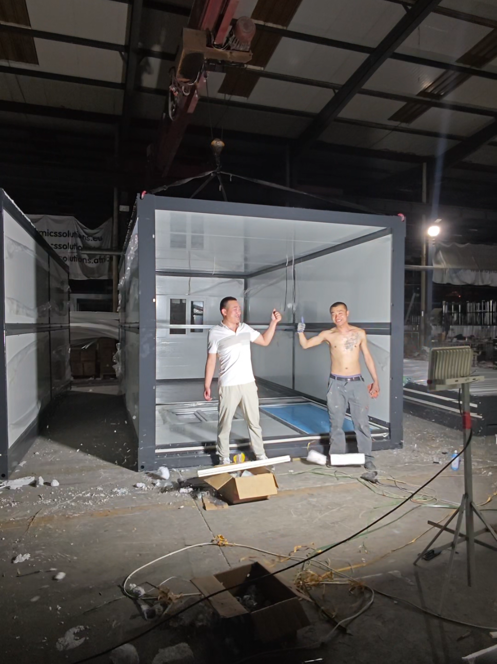 Foldable houses that can be relocated repeatedly offer multiple uses and superior cost-effectiveness.#containerhouse #prefabhouse #expandablehouse #foldinghouse #tinyhome 