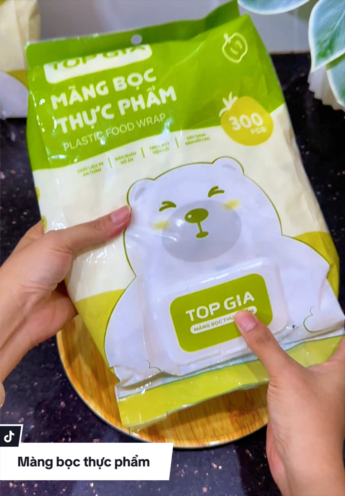 Màng bọc thực phẩm TOPGIA treo tường dạng rút bịch 300 chiếc #topgia #mangbocthucpham #topgiahn #mangbocthucan #phuonggiadung7 