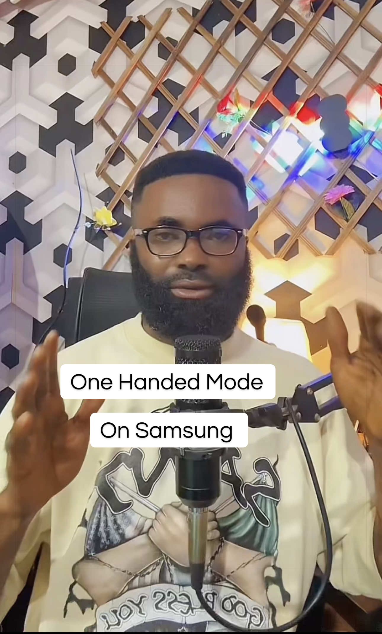 One Handed Mode On Samsung. Samsung tips, Samsung Ghana 🇬🇭 best dancers in Africa. Ghana vs Nigeria. #KwekuSmartTV #techtipsandtricks #cowbellcoffee #creatorsearchinsights 