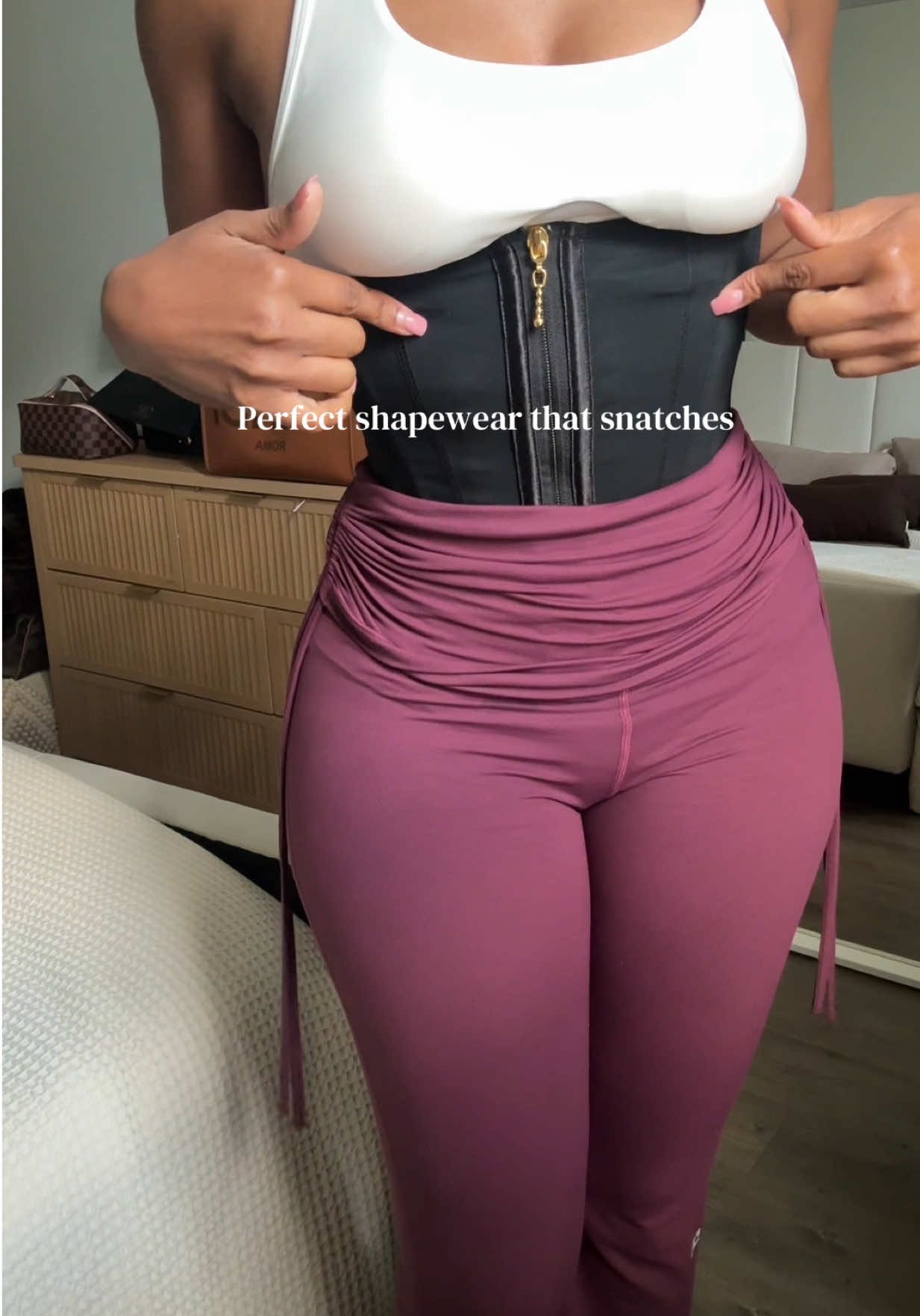 A full year later and I’m still rocking my shapewear which is super comfy + doesn’t dig into my sides  #shapewear #tummycontrol #shapeshe #faja 