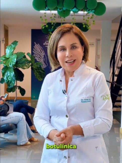La Dra. Vicky nos explica por qué la técnica y la correcta aplicación son fundamentales. Porque en medicina estética, no se trata solo de aplicar un producto, sino de saber dónde, cómo y cuánto aplicar. Agenda tu valoración en Redux Clínica. ESCRÍBENOS AL 0983859611 #fyp #medicina