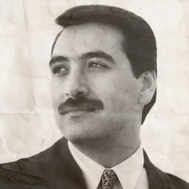 وَعُمْرِي مَا أَشْكِي مِنْ حُبَّكَ مَهْمَا غَرَامَكَ لَوَّعَنِي لَكِنْ أَغِيرْ مِ اللَّيْ يَحَبَّكَ وَيَصُونْ هَوَاكَ أَكْتَرْ مِنِّي