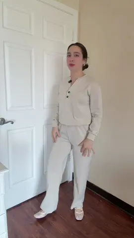 Conjunto de dos piezas para mujer, top casual de otoño con cuello en V y cuello Henley de manga larga, traje de ocio para mujer alta, ropa deportiva cómoda de otoño e invierno, conjunto de pantalones de perna ancha para el hogar. #Womens #TwoPiece #Set #Long #Sl 