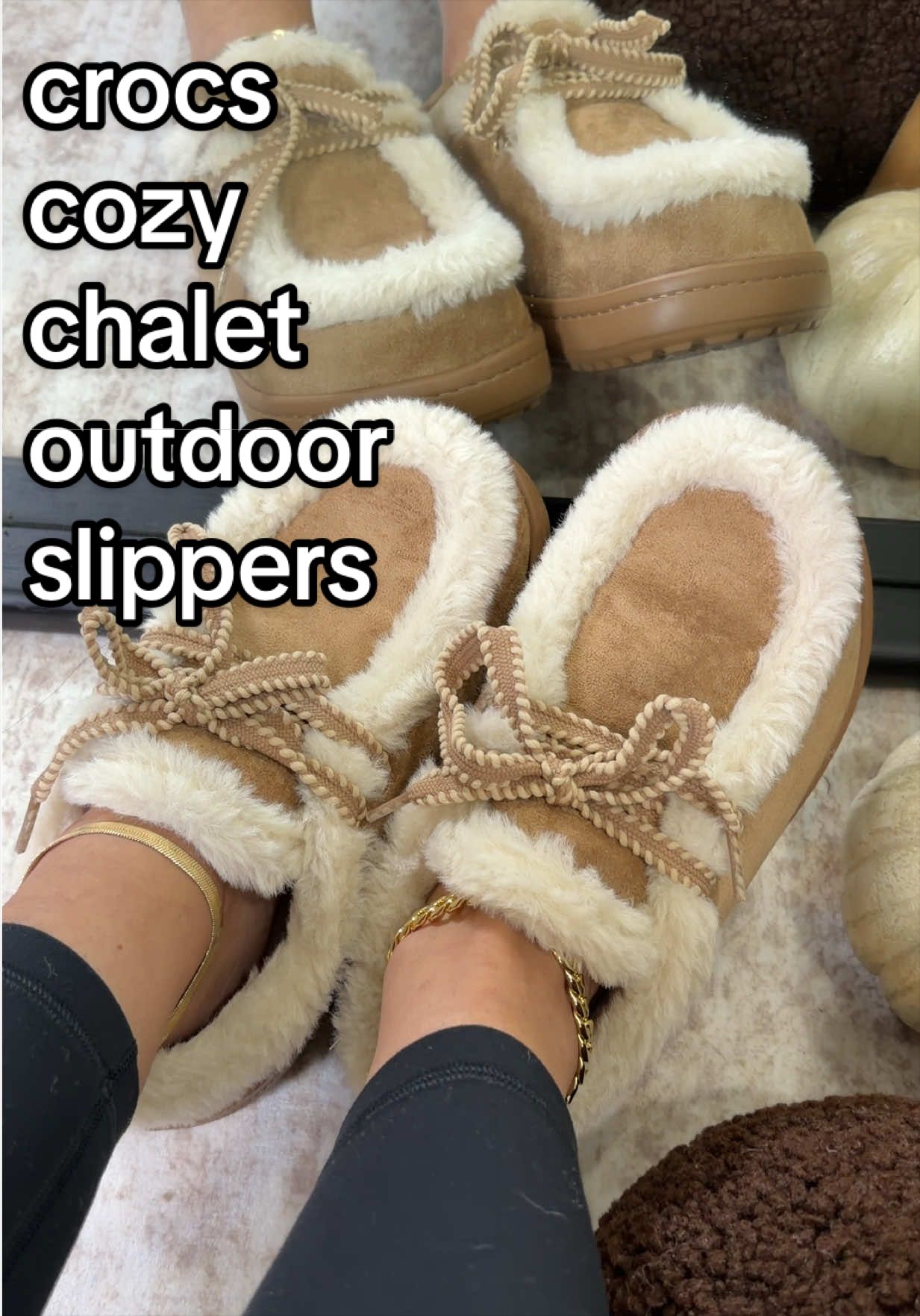 love that these have a closed back so it feels more secure on your feet @Crocs #crocs #CrocsSeptemberSpotlight #crocsslippers 