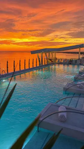 watching the water until the orange disappears. #portcharlotte #florida #sunseekerresort #rooftoppool #sunsetvibes 