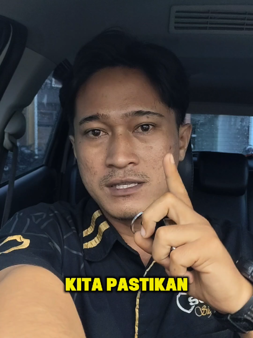 🎯 3 Proteksi Penting : Body: Nano Coating Luxor untuk mempertahankan kilap asli dan proteksi cat dari paparan sinar UV matahari harian. Undercarriage: Full Rust Protection agar sasis bawah tetap solid, bersih, dan bebas dari risiko keropos. Glass: Glasscoating menyeluruh untuk visibilitas berkendara yang lebih aman dan bebas jamur kaca. Jaringan Scuto sudah tersebar luas dengan outlet resmi di setiap kota dan didukung teknisi yang berpengalaman di bidangnya, membuat klaim Garansi 3 Tahun Nasional kamu jadi super fleksibel dan mudah di mana saja. Your car deserves the proper protection. Chat admin for details. 🏎️💨 ⚡️ RESERVASI & PROMO: WhatsApp: 0822-9090-5706 (Klik link di bio) #coatingbatam #nanoceramicbatam  #otomotif #semuatentangbatam #kepri