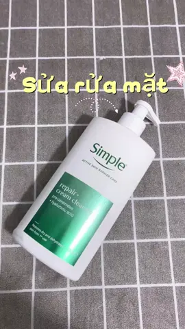 Sữa rửa mặt simple. Loại tui cầm là mẫu nhạy cảm nha mn #suaruamat #simple #suaruamatnhaycam #simple #skincare 