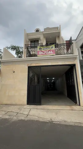 Cuma 3,7M sudah ada kolam renang dilantai 2 lokasi Jakarta Selatan #rumahdijual #jualrumah #rumahmewah #rumahjakarta #dijualrumah 