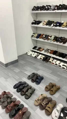 Men’s sandals source factory. Factory direct, high quality, competitive price. Your reliable long-term partner. DM for wholesale price📩 #sandals #sourcefactory #wholesaleshoes #oemfactory #qualityshoes 