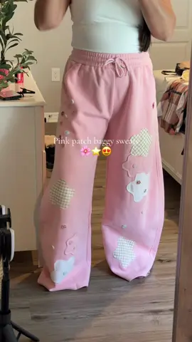 These street wear baggy sweatpants are PERFECTION😍#Streetwear ##BaggySweatpants##fashion##OOTD##tiktokshopfinds